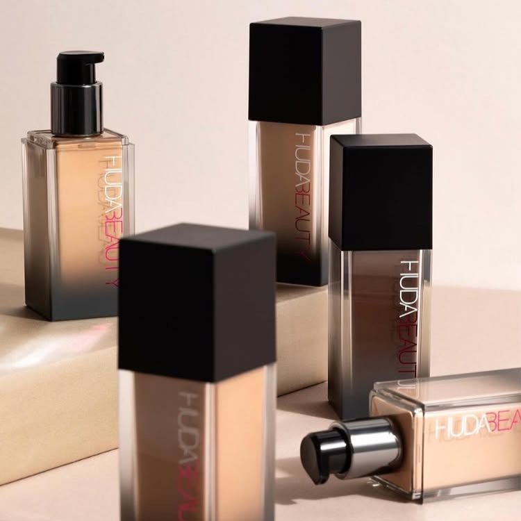 Huda Beauty Makeup Mini Kit - 34ml 히알루론산, 글리세린 함유 보습 베이스,